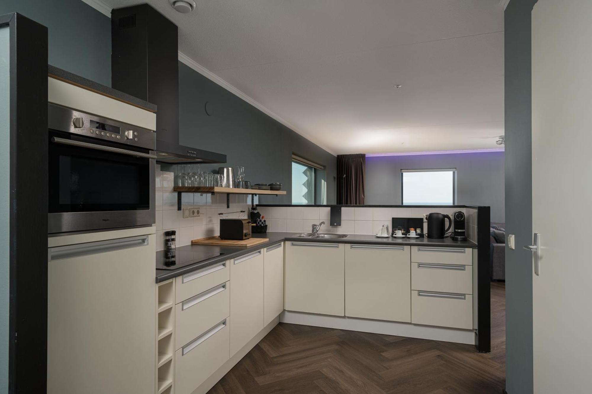 The Penthouse At The Hague Tower Apartment Exterior photo